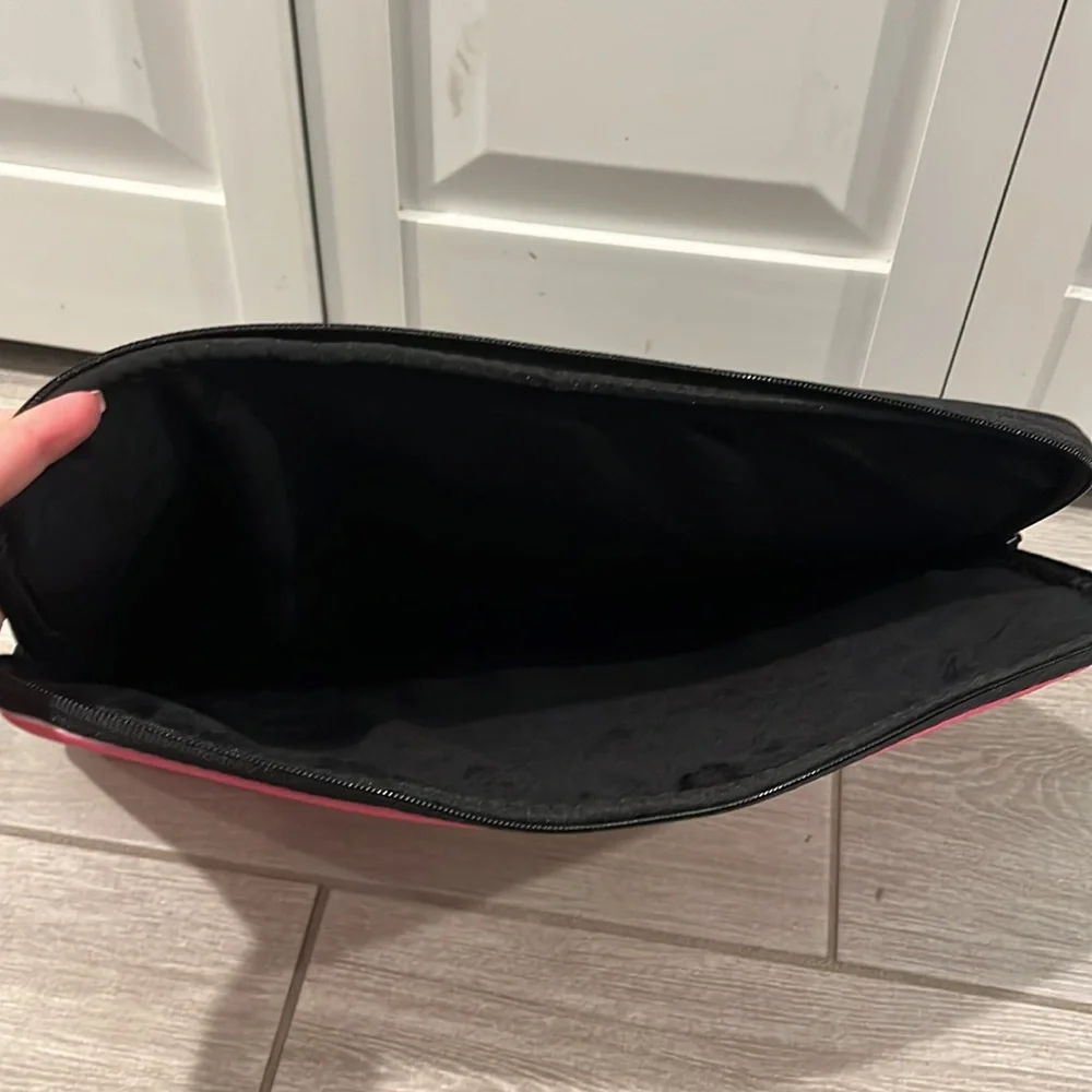 Laptop sleeve